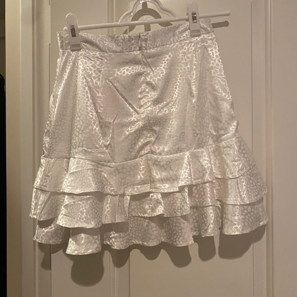 Beginning Boutique skirt - Picture 3 of 4